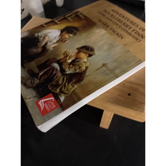 Mark Twains "Adventures Of Huckleberry Finn" Large Font Paperback - Picture 5 of 7